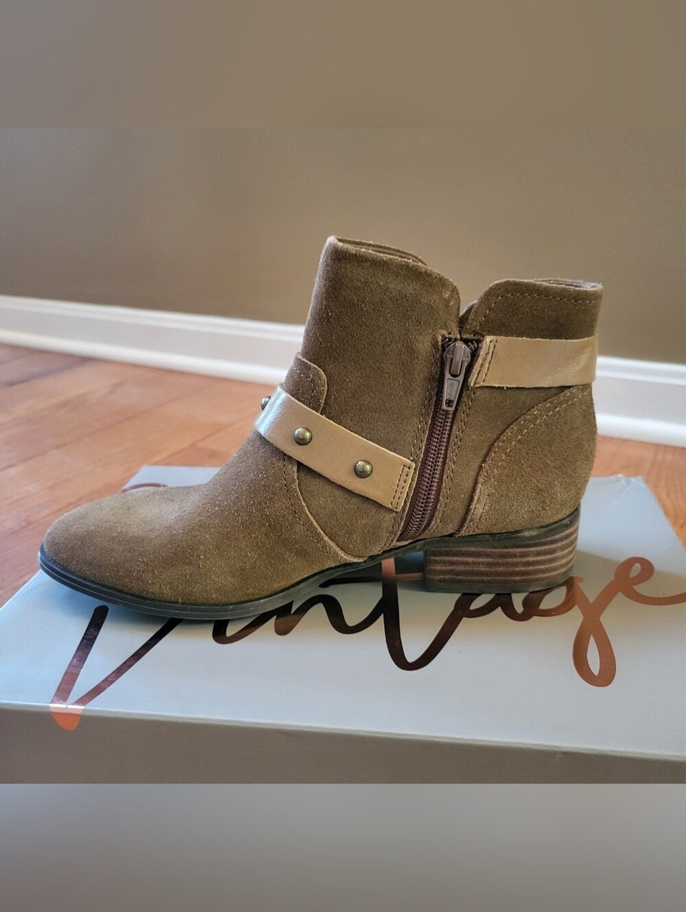 Crown Vintage Womens Booties